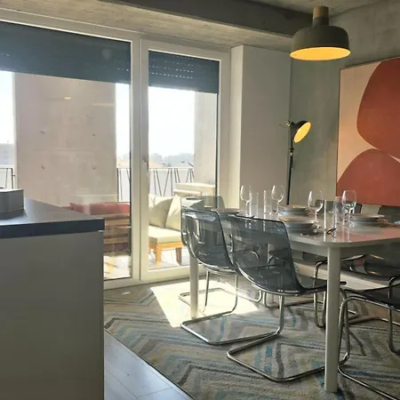 A Proa Do Moliceiro Gran Blanc - Family Friends Aveiro